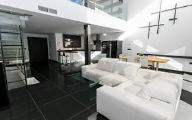 Casa Bulevar, Moderna Y Exclusiva